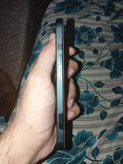 iPhone 15 jv