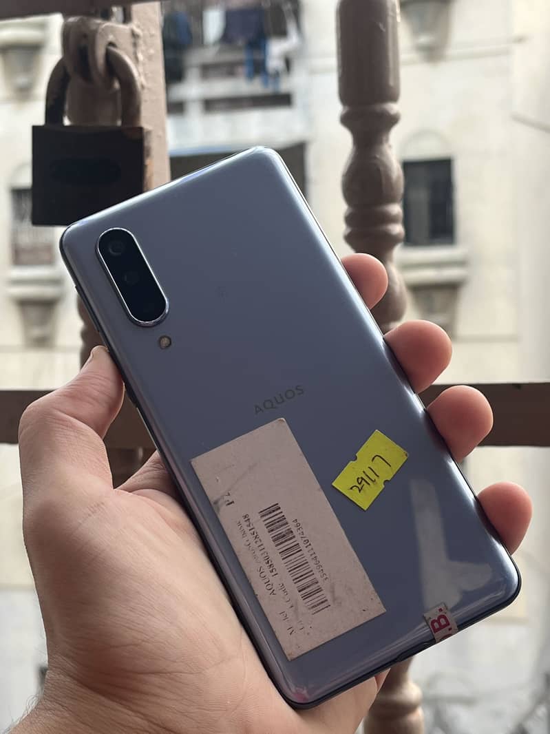Aquos Zero 5G Basic 0