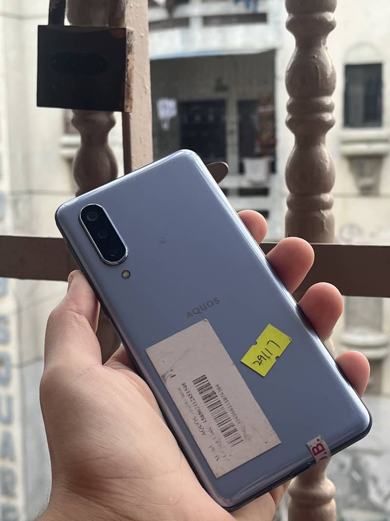 Aquos Zero 5G Basic 3