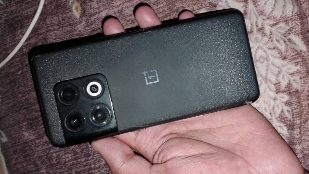 One Plus 10 Pro 6