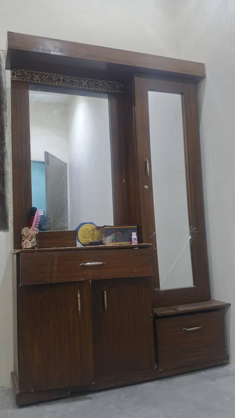 Dressing Table 0