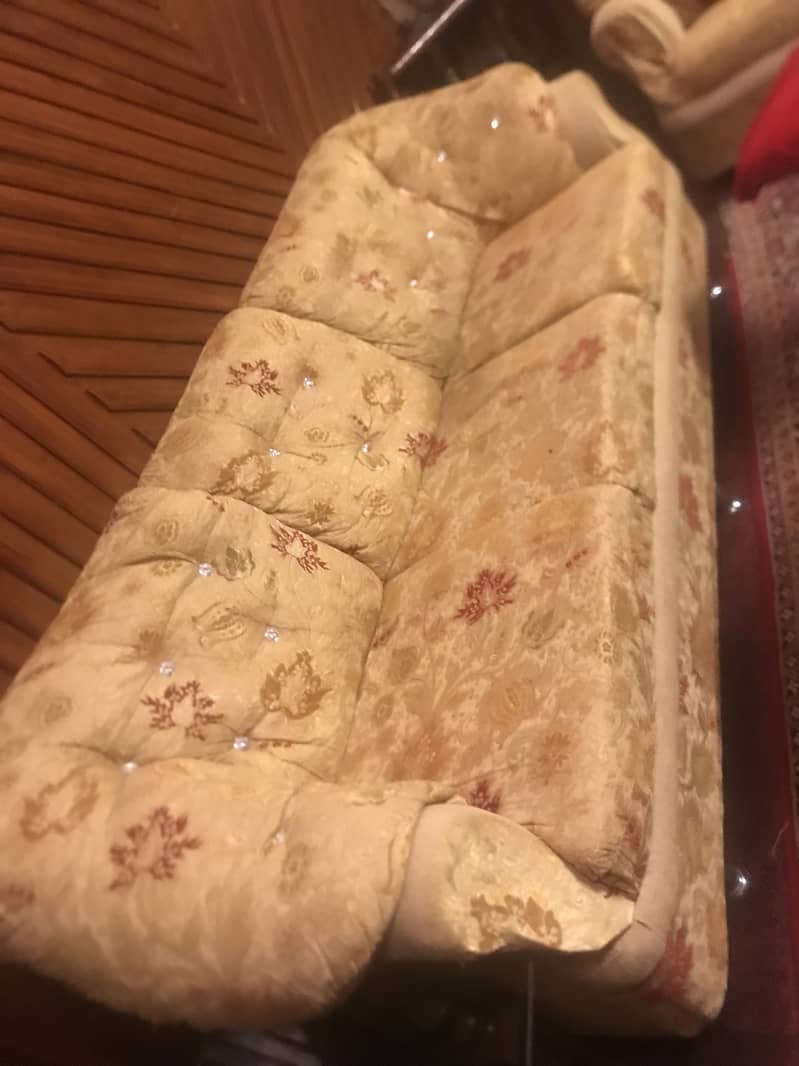 Sofa set for sell 1