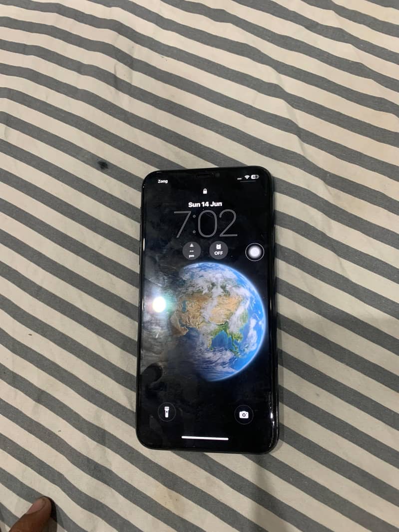 Apple iPhone 11 Pro Max 2