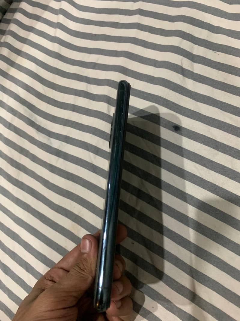 Apple iPhone 11 Pro Max 3