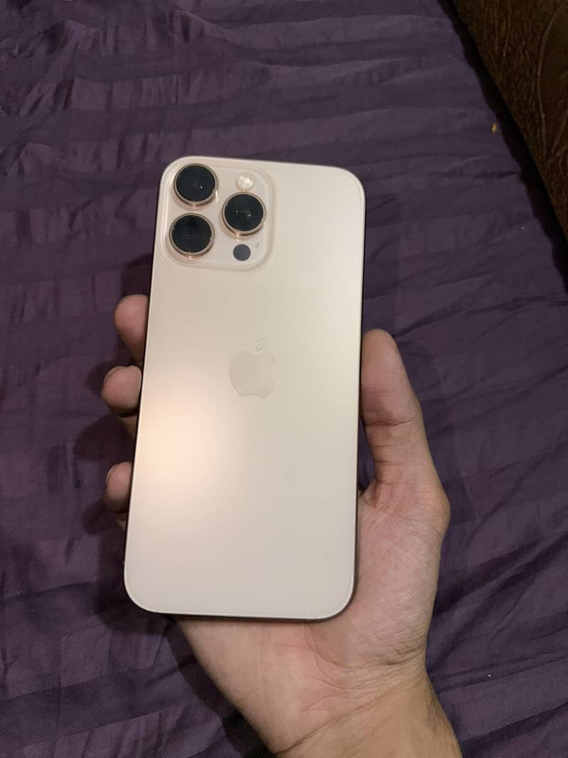 Apple iPhone 16 Pro Max 0