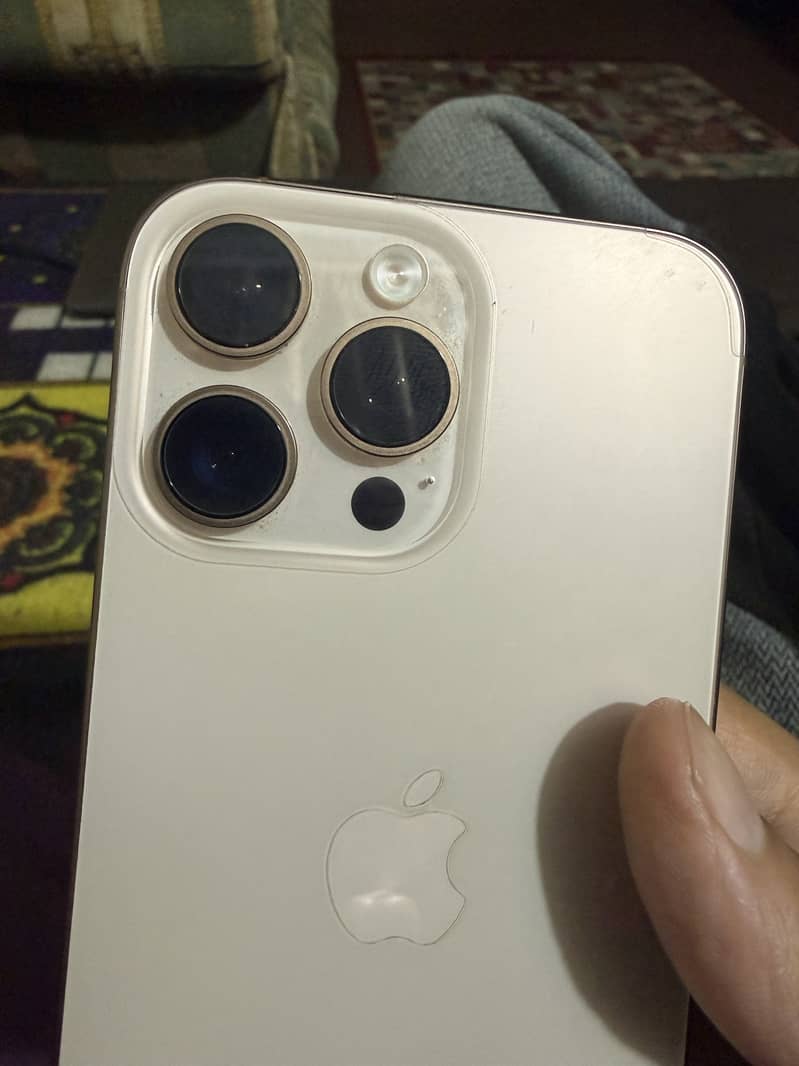 Apple iPhone 16 Pro Max 7