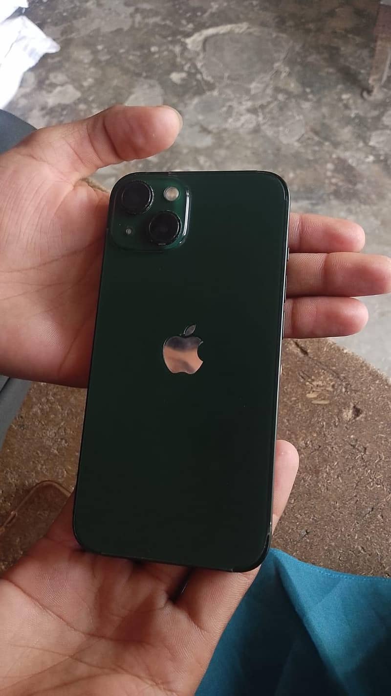 Apple iPhone 13 0