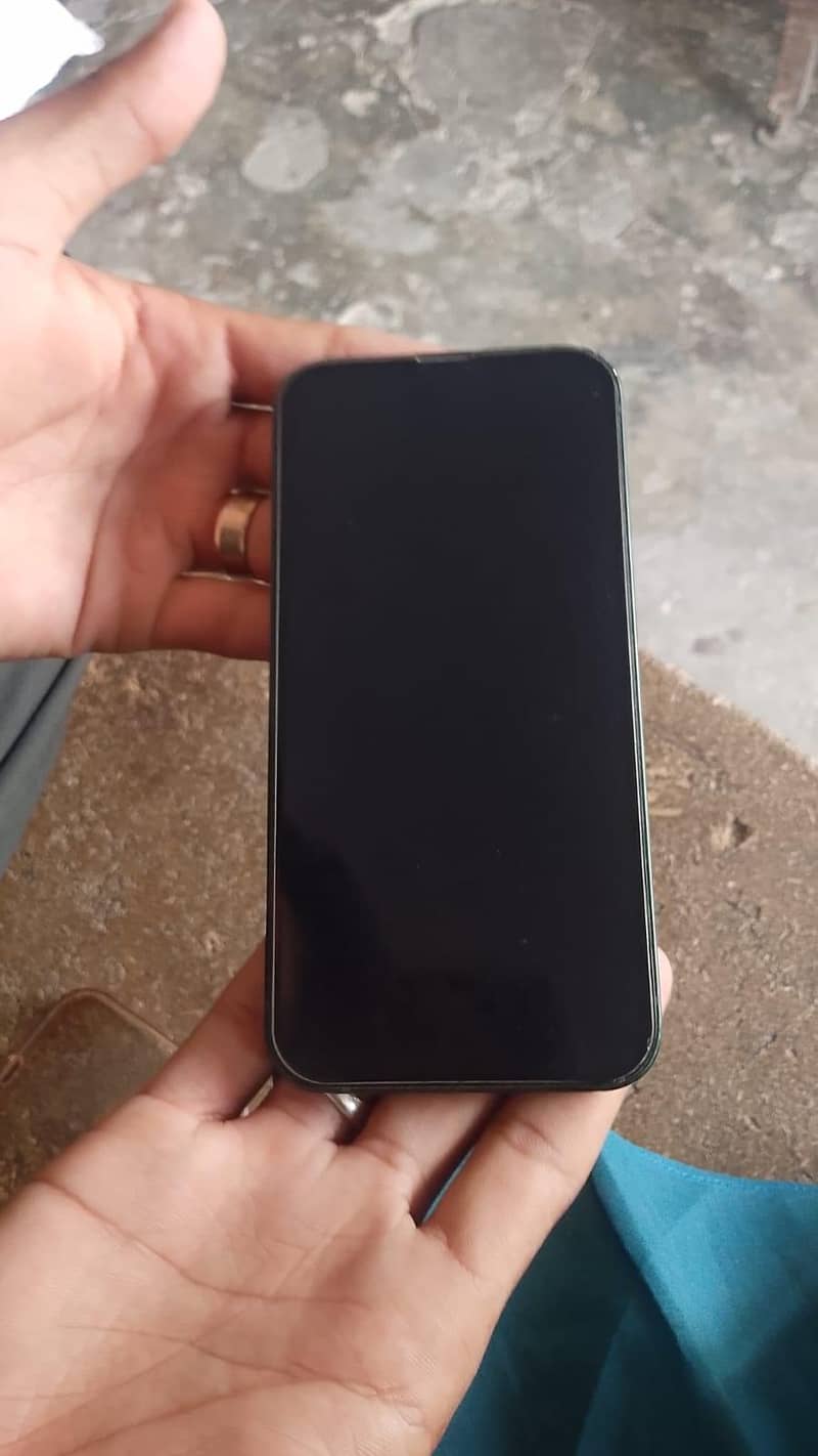Apple iPhone 13 1