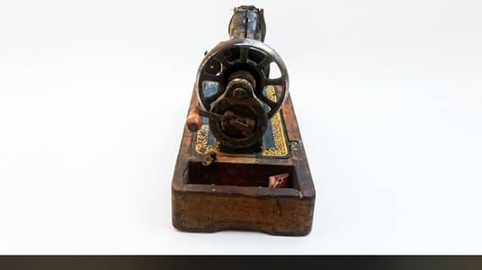 Clamax sewing machine