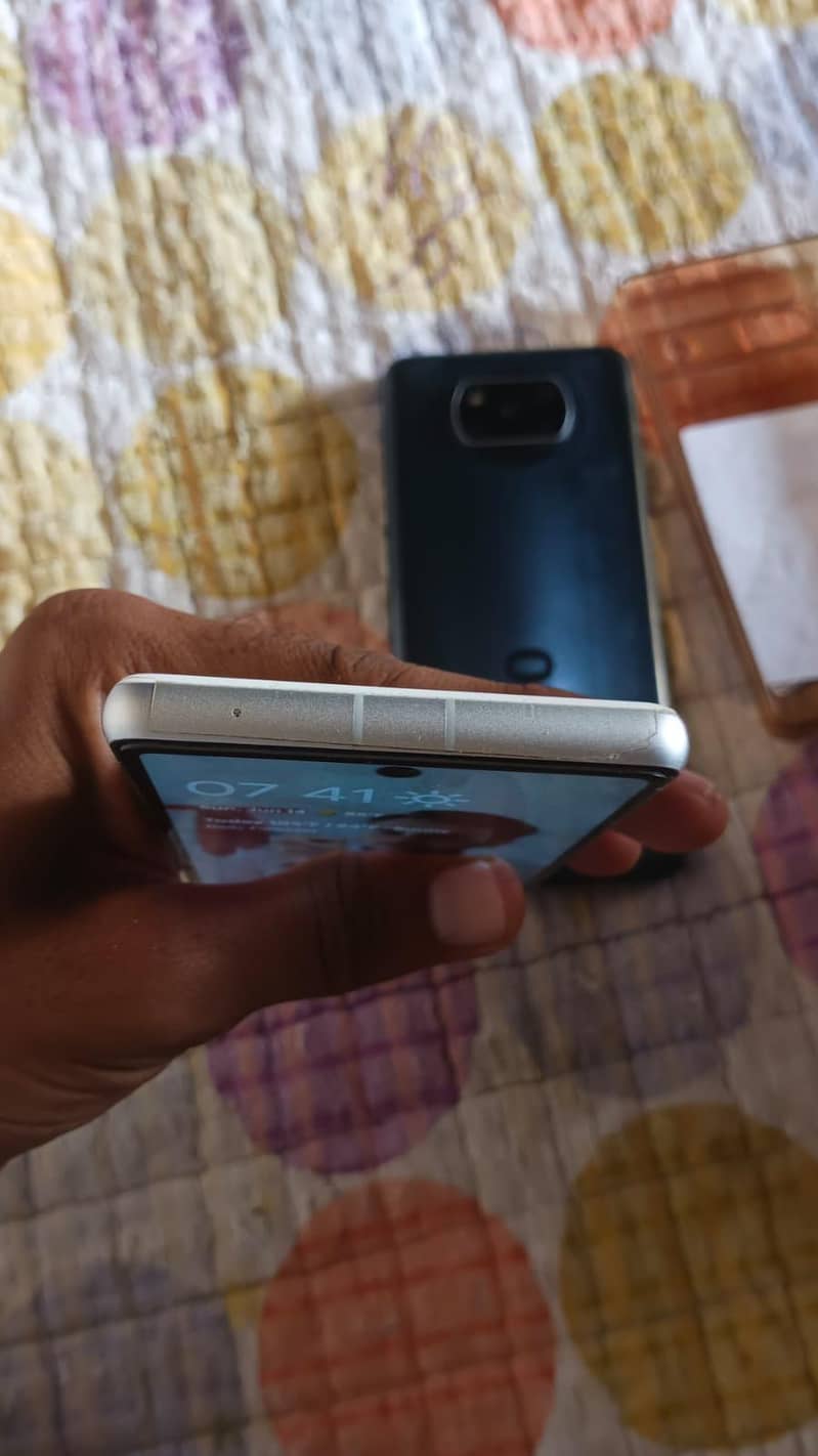 Google Pixel 7a 4