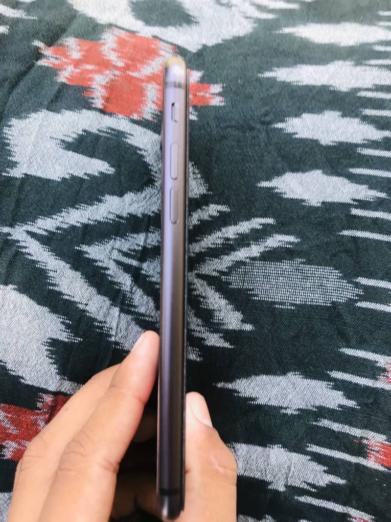 Apple iPhone 7 1