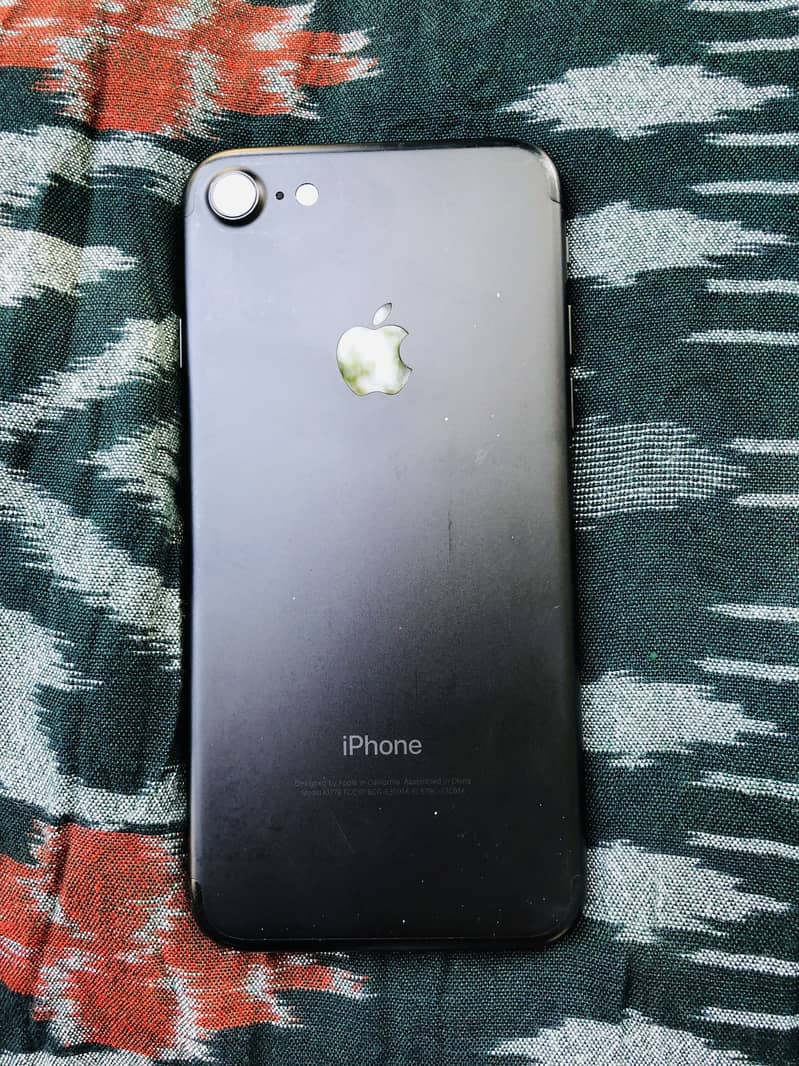 Apple iPhone 7 2