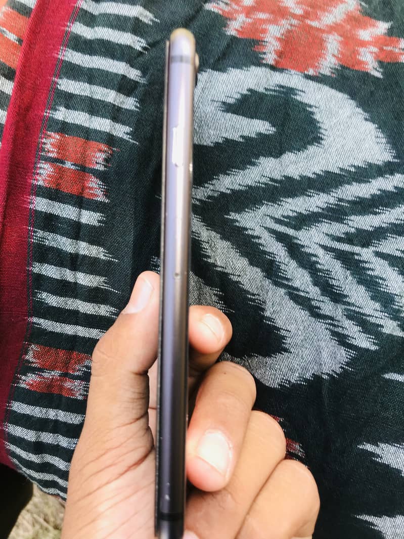 Apple iPhone 7 3