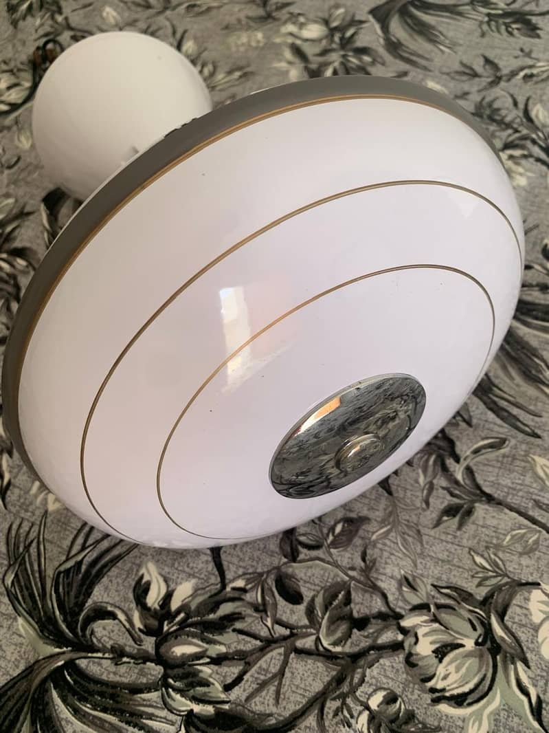 Ceiling fan Condition 10/10 6