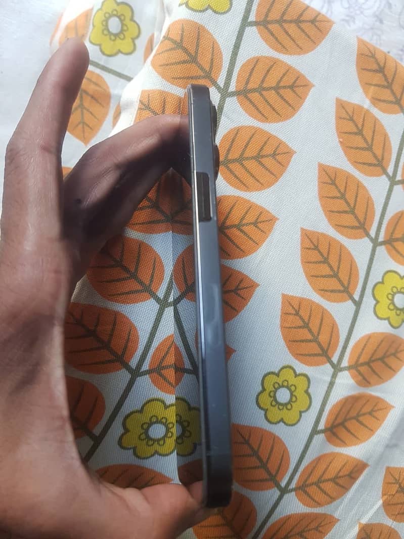 iPhone 13 Pro 4