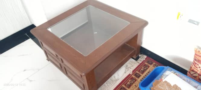 bed set n center table