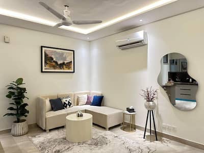 Luxurious 01 Bed Apartment Zameen Aurum Gulberg on per day rent