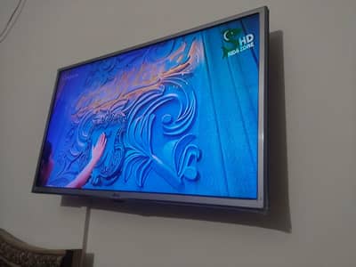 LG brand led 32 inch size for sale good condition