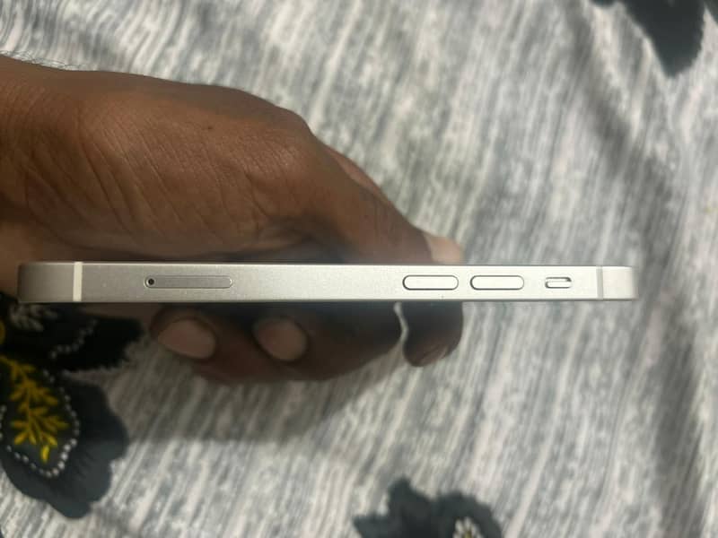Apple iPhone 13 mini 3