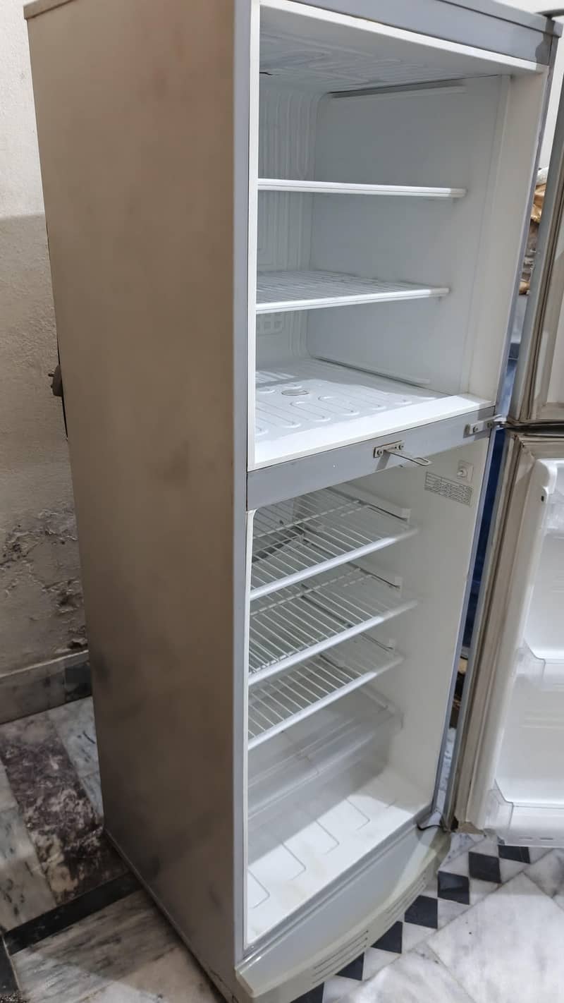 Pell refrigerator 2