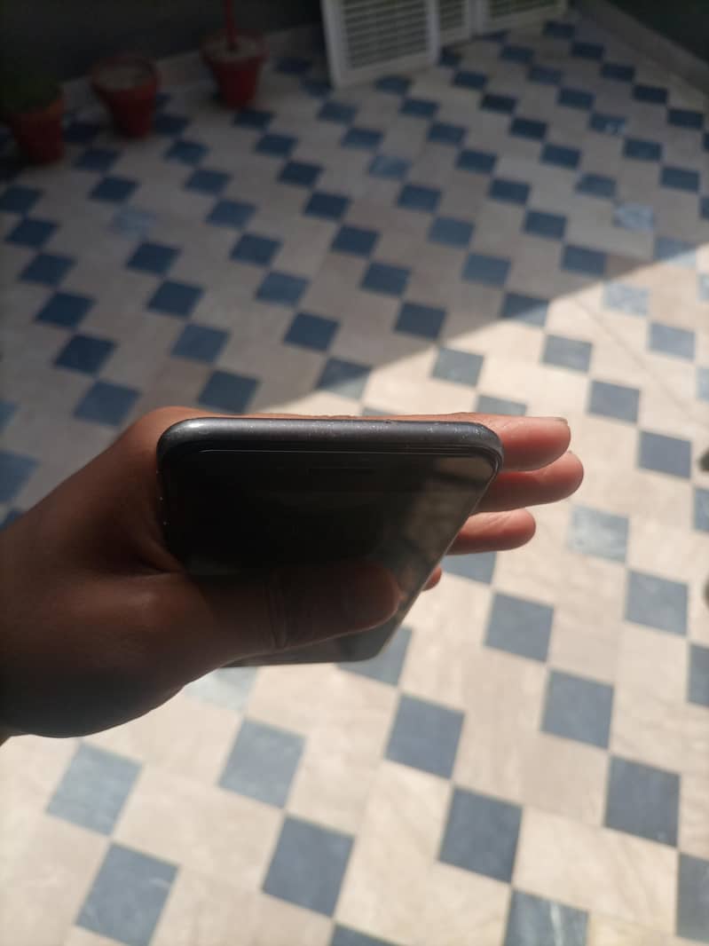 Apple iPhone 8 Plus 1
