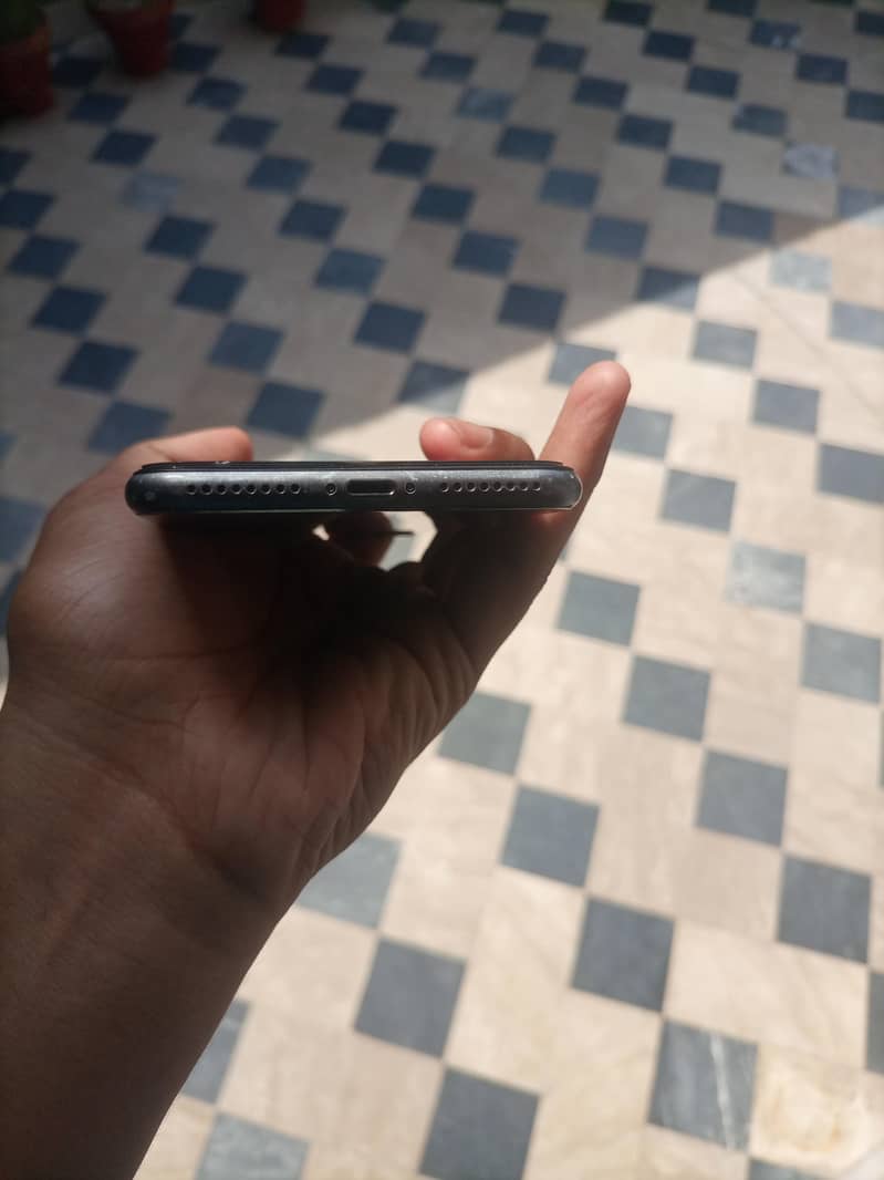 Apple iPhone 8 Plus 2