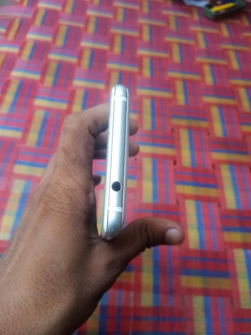 Nokia 1 4