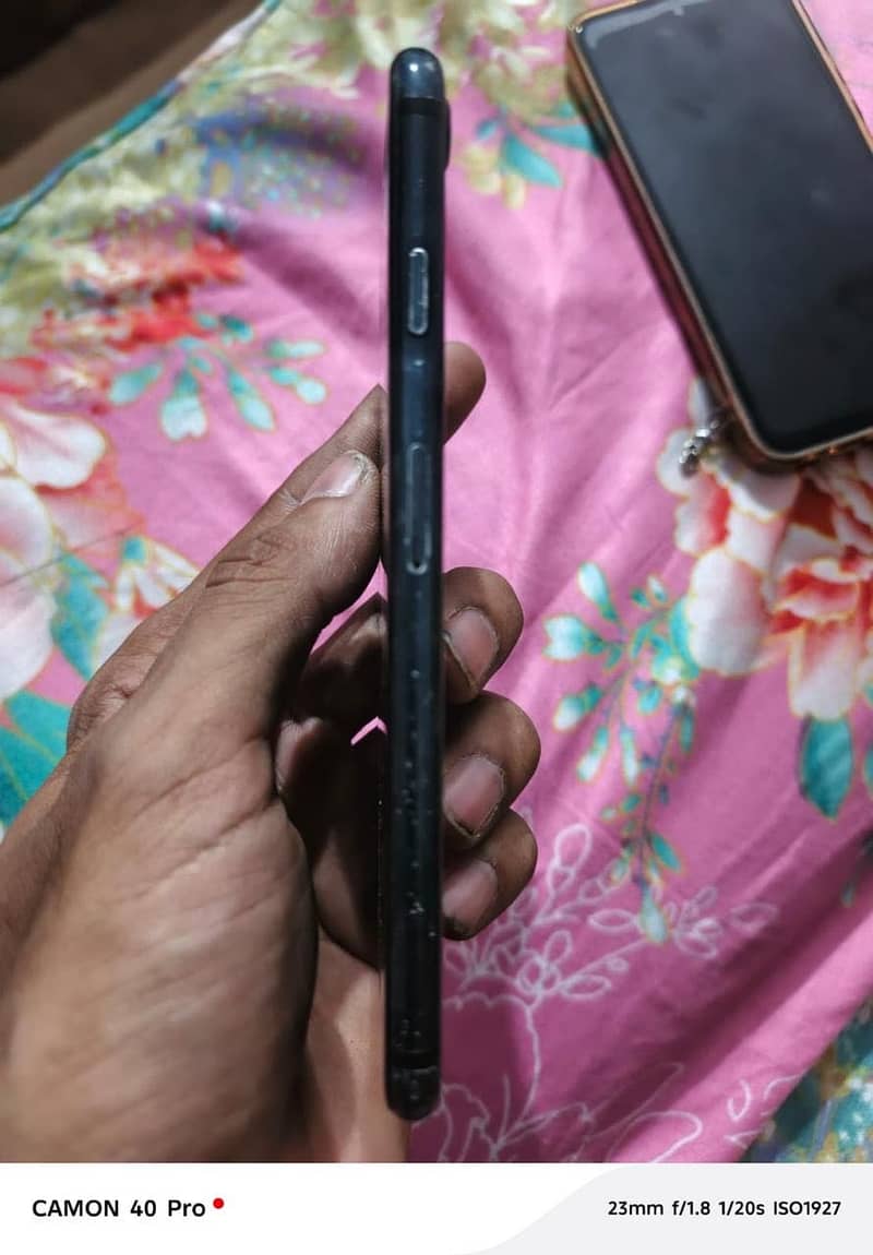 Apple iPhone 7 3