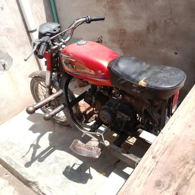 United 100 cc patte wala riksha behtarin shapath 6:30 lambai 4.30
