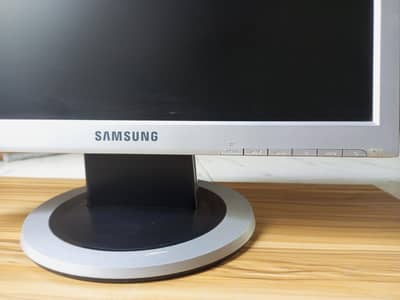 LCD 19 inch
