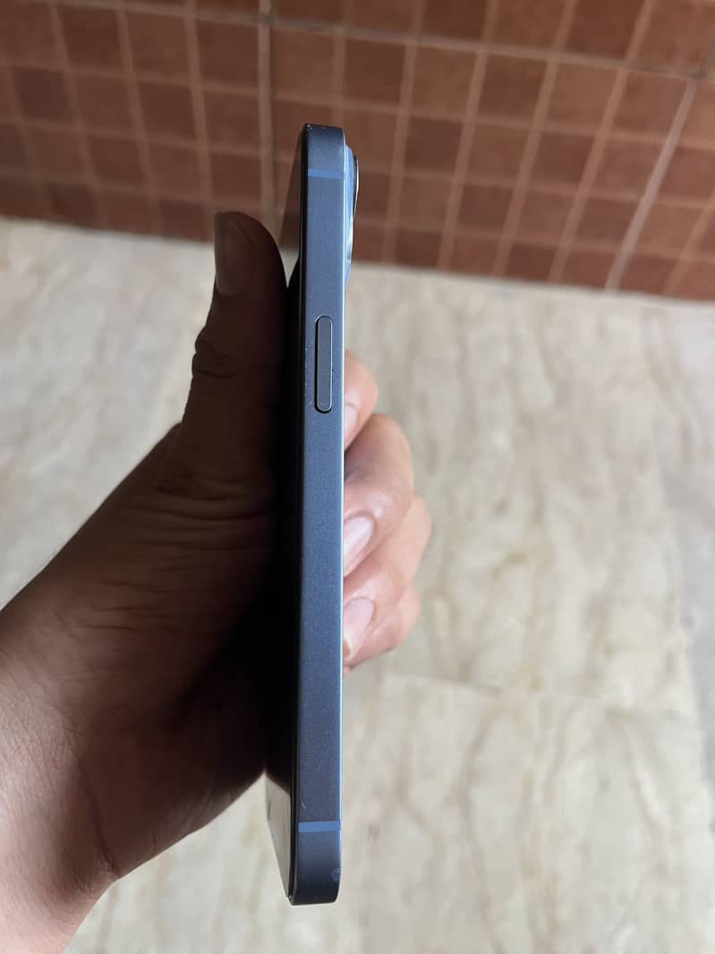Apple iPhone 14 3