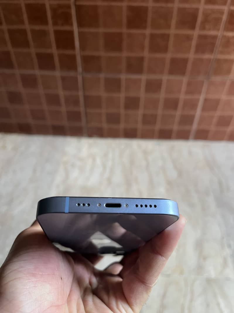 Apple iPhone 14 4