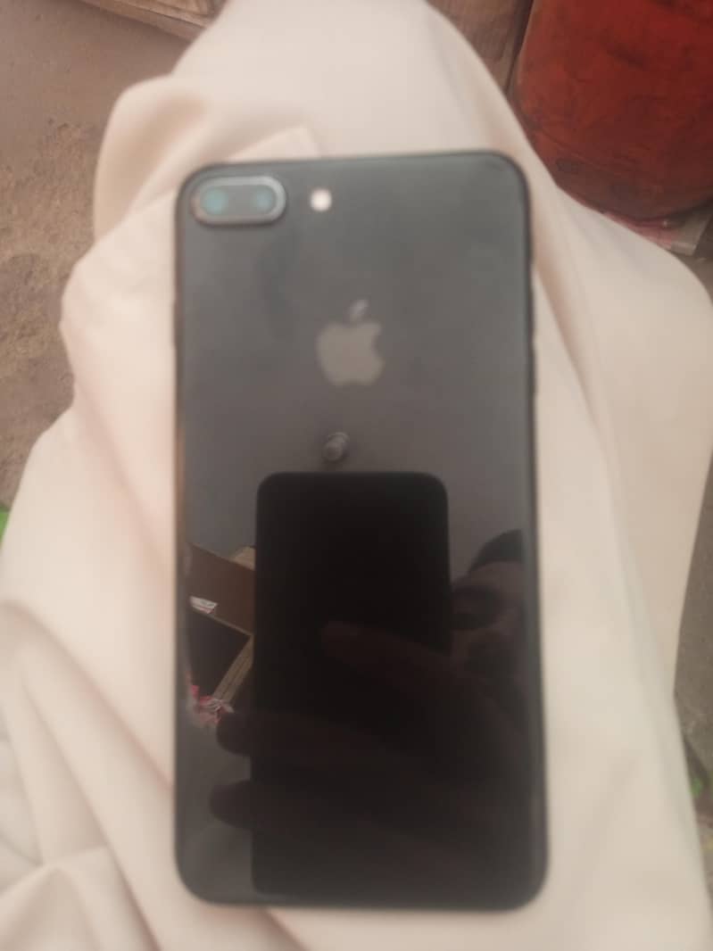 Apple iPhone 7 Plus 1