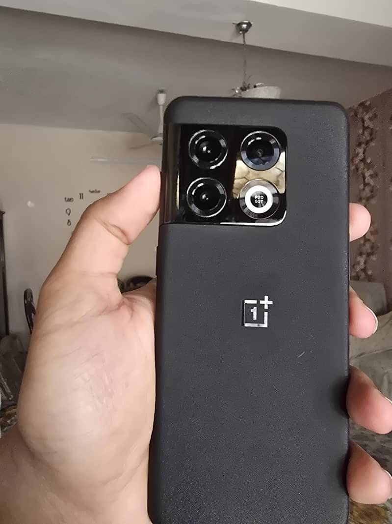 One Plus 10 Pro 5