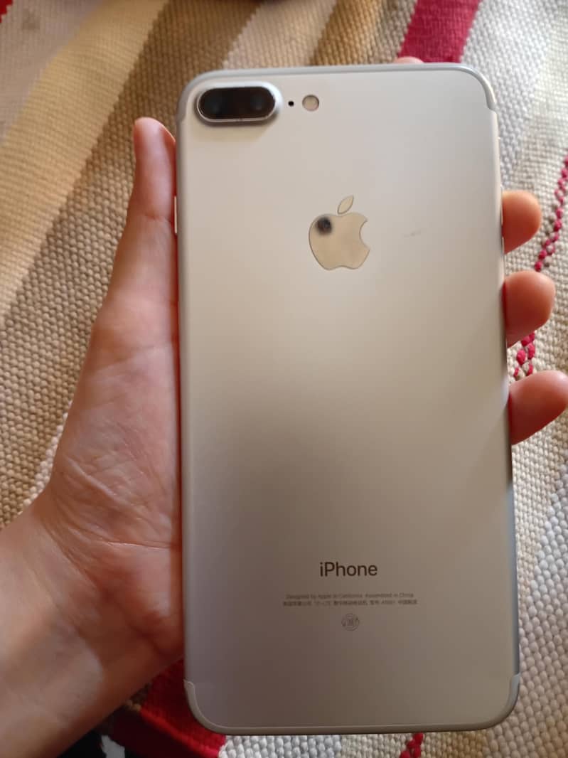 Apple iPhone 7 Plus 1