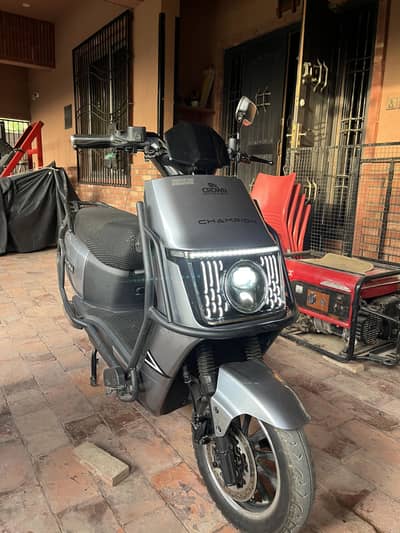 Crown Champion Electric Scooter 2025