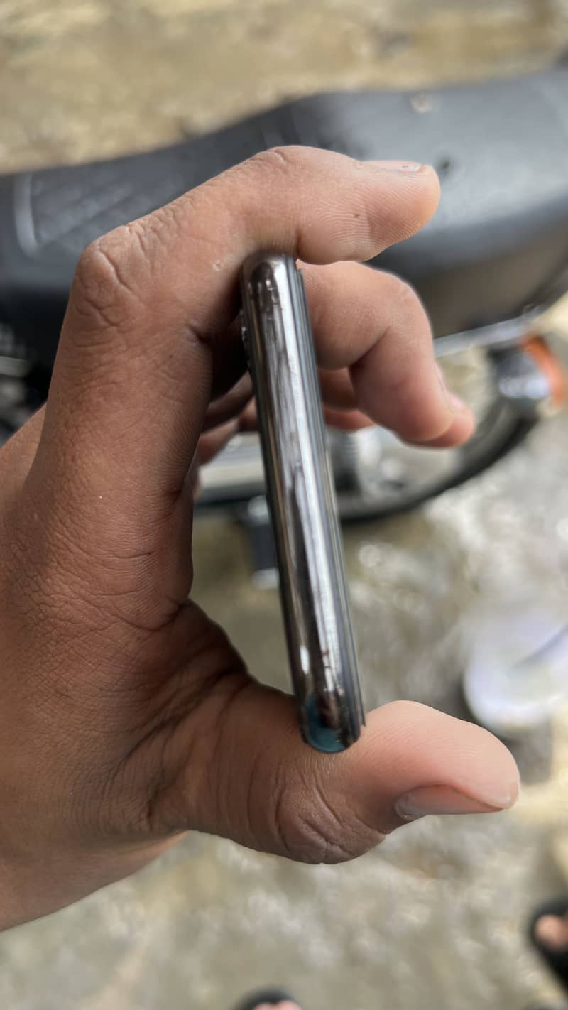 Apple iPhone X 6