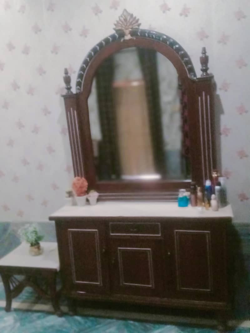 bed side table's dressing table 0