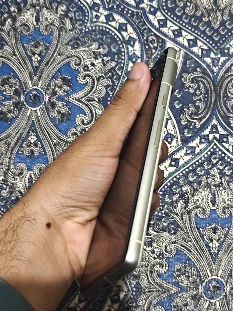 Google Pixel 7 5