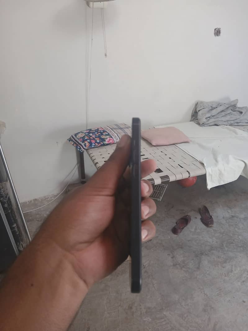 Apple iPhone 15 plus 4