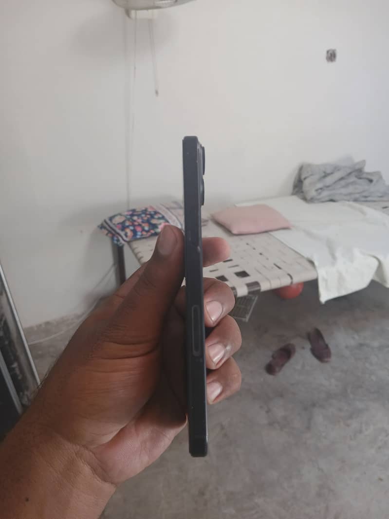 Apple iPhone 15 plus 7