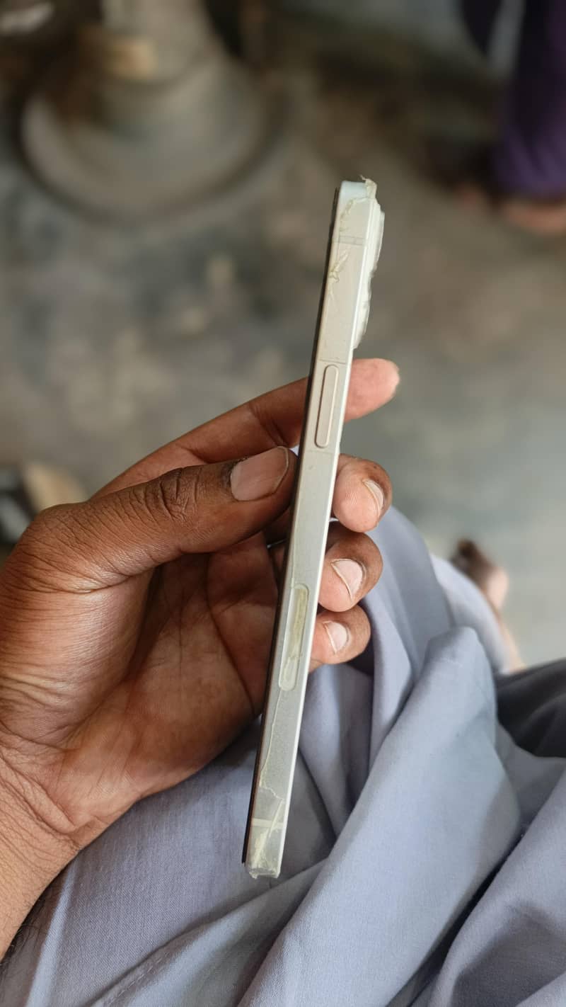 Apple iPhone 14 plus 3