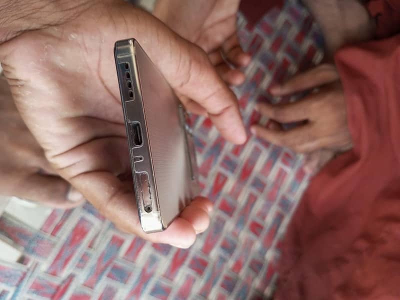 Infinix Note 40 4