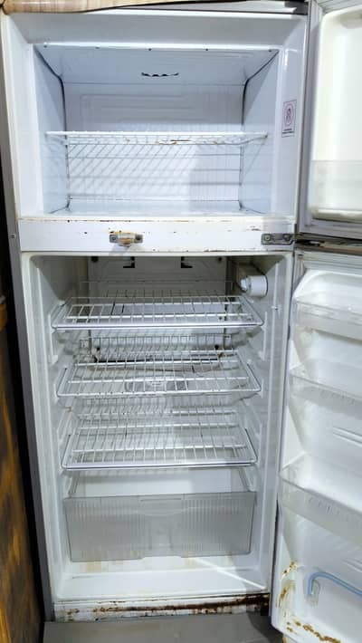 Singer Fridge | Used Condition 8/10 | Good Cooling | 32,000
