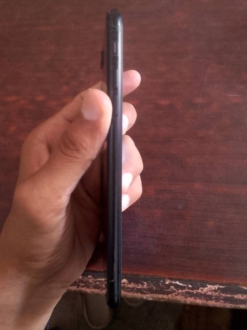 Apple iPhone 7 Plus 5