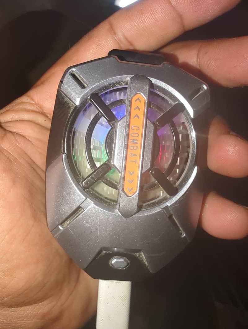 combat cooling fan 0