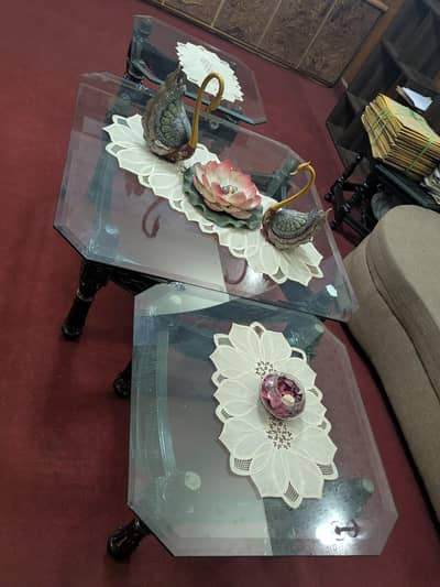 3 Table set