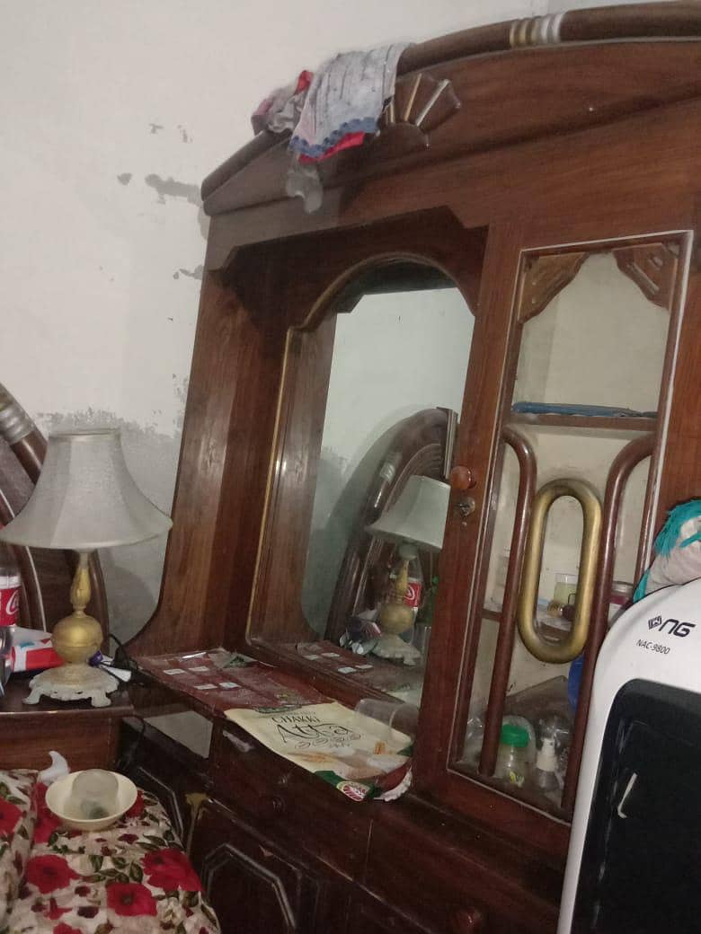 dressing table 0