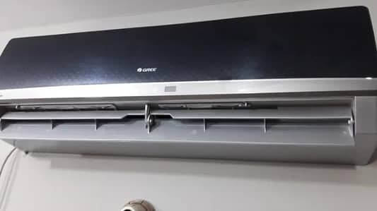Gree 1.5 ton Dc inverter heat and cool totally genuine good condition