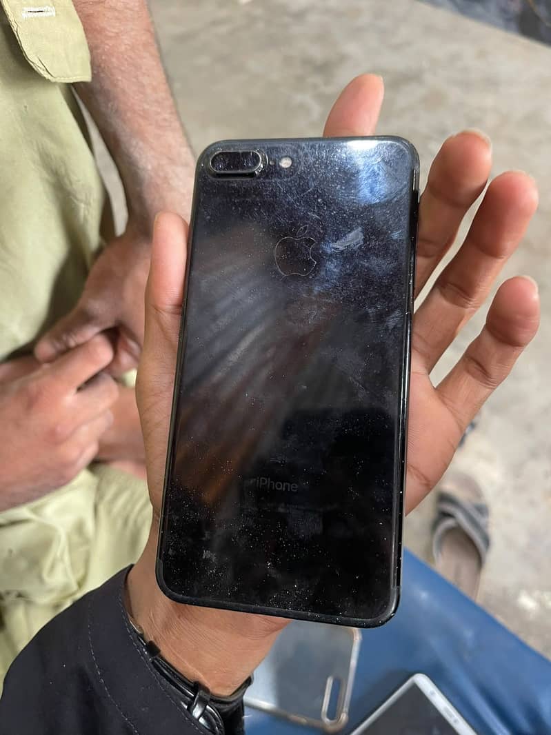 Apple iPhone 7 Plus 3